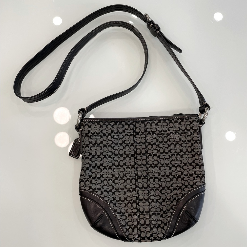 Vintage COACH Crossbody Leather Bag / Purse